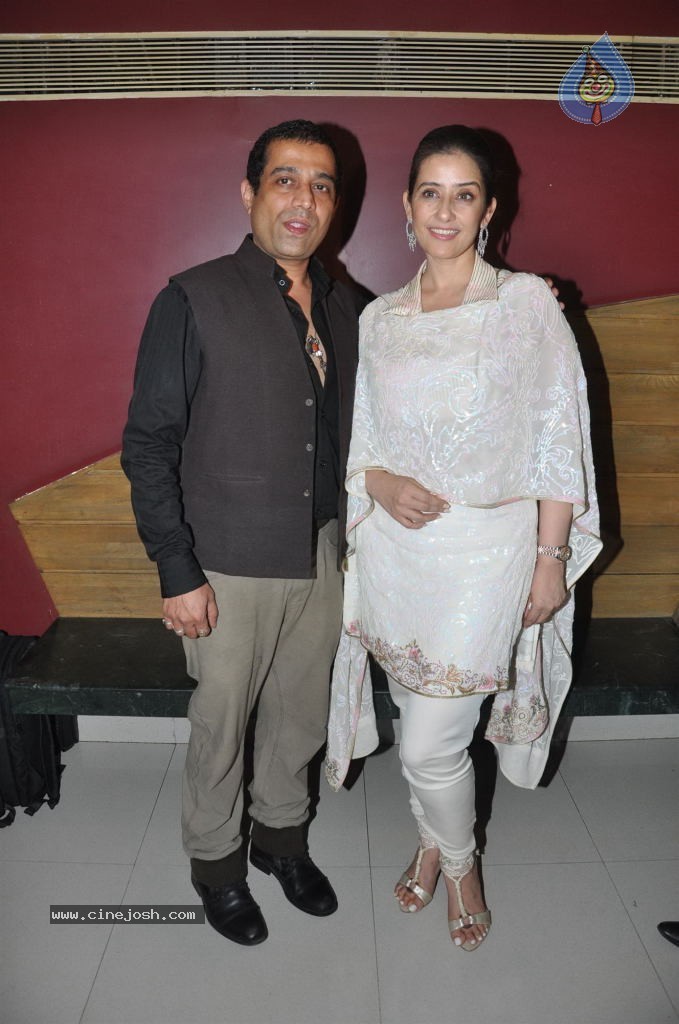 Celebs at Bhoot 3D Premiere Show - 18 / 56 photos