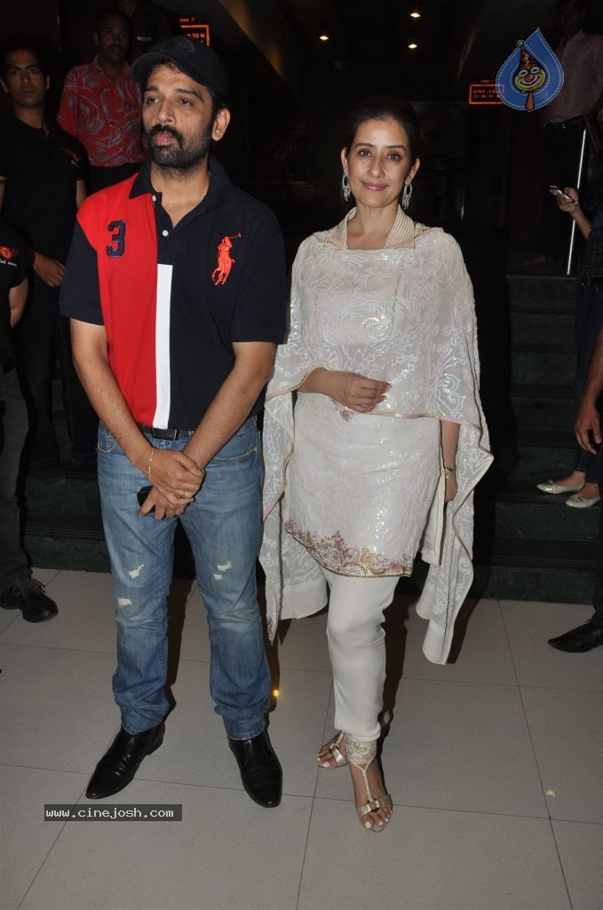 Celebs at Bhoot 3D Premiere Show - 21 / 56 photos