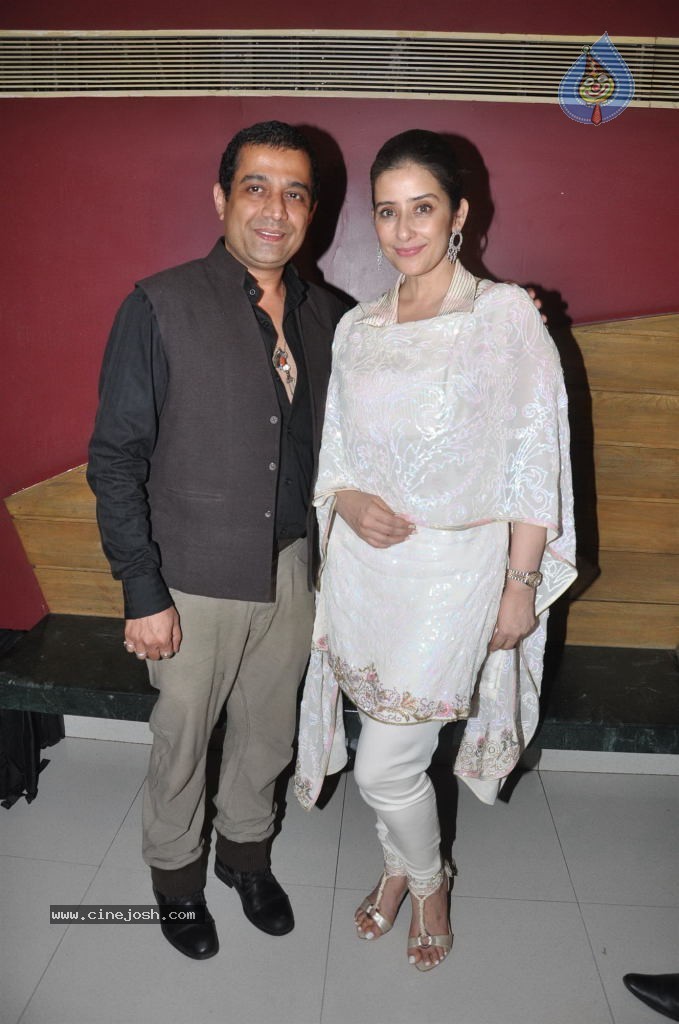 Celebs at Bhoot 3D Premiere Show - 23 / 56 photos