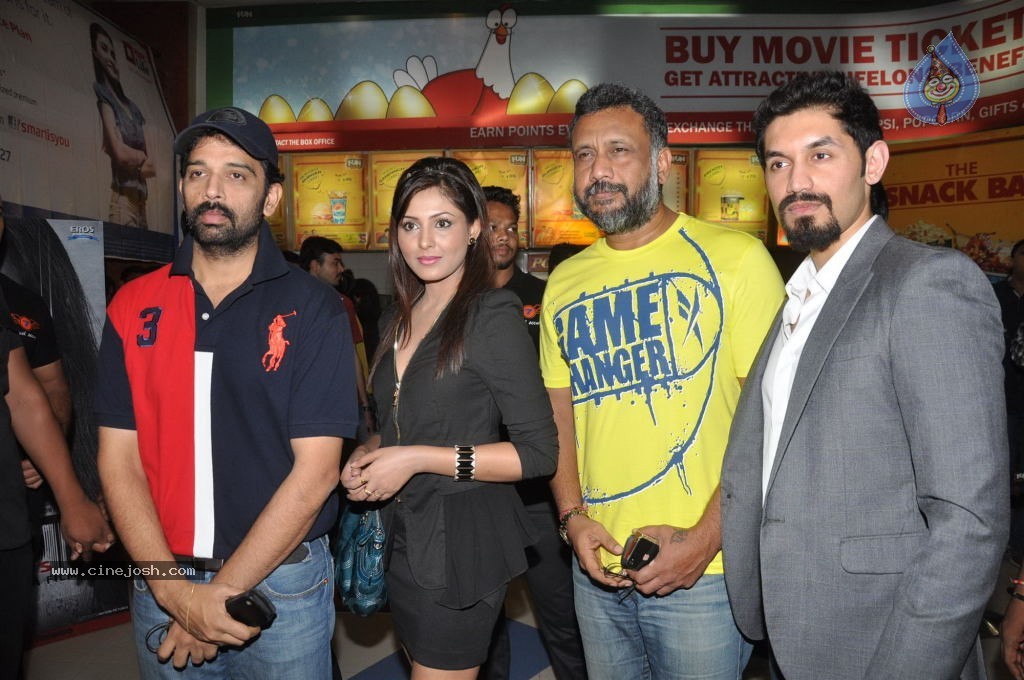 Celebs at Bhoot 3D Premiere Show - 41 / 56 photos