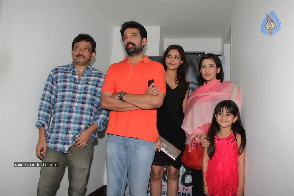 Celebs at Bhoot Returns 3D Preview - 23 / 35 photos