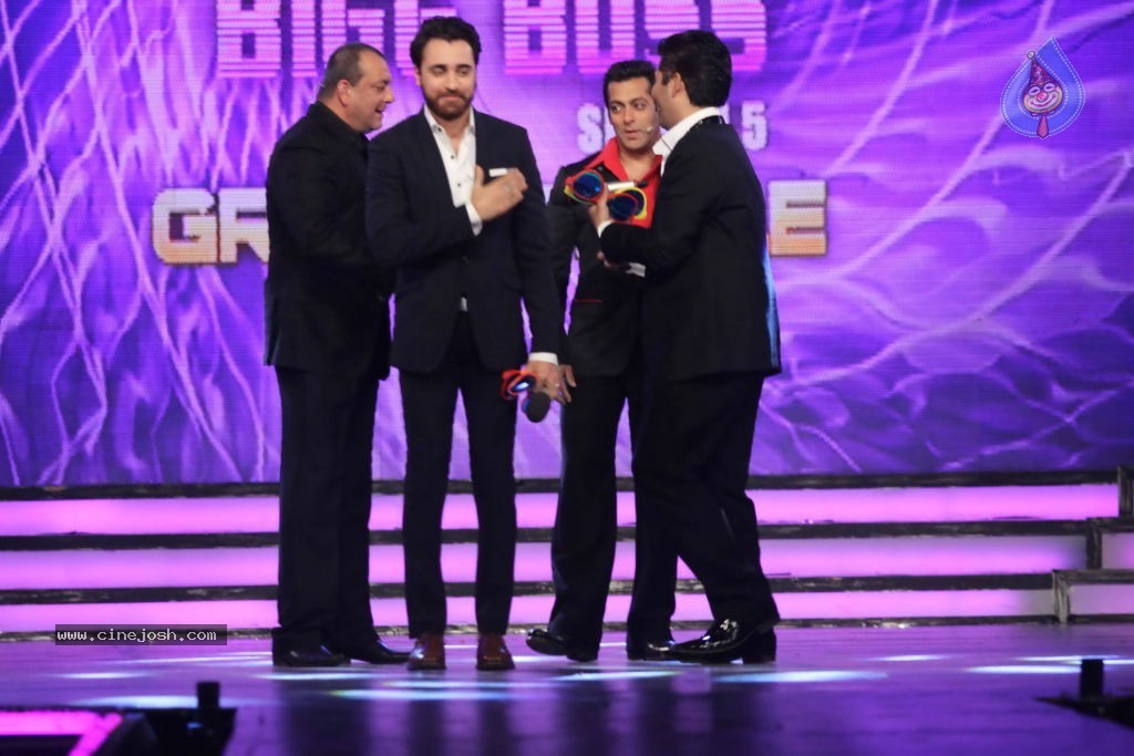 Celebs at Big Boss Grand Finale - 98 / 144 photos
