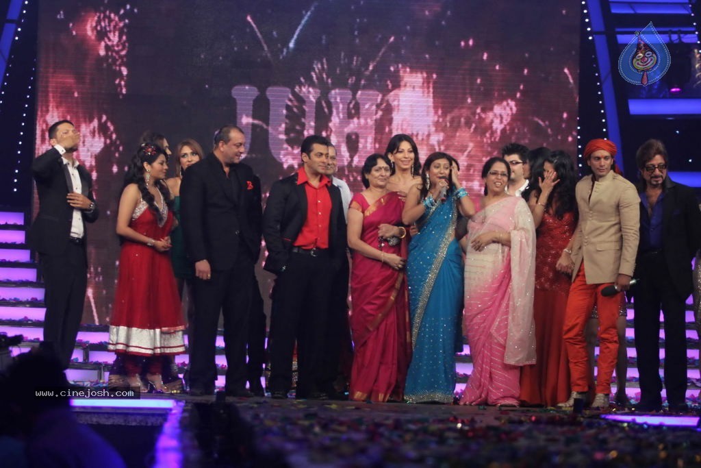 Celebs at Big Boss Grand Finale - 116 / 144 photos