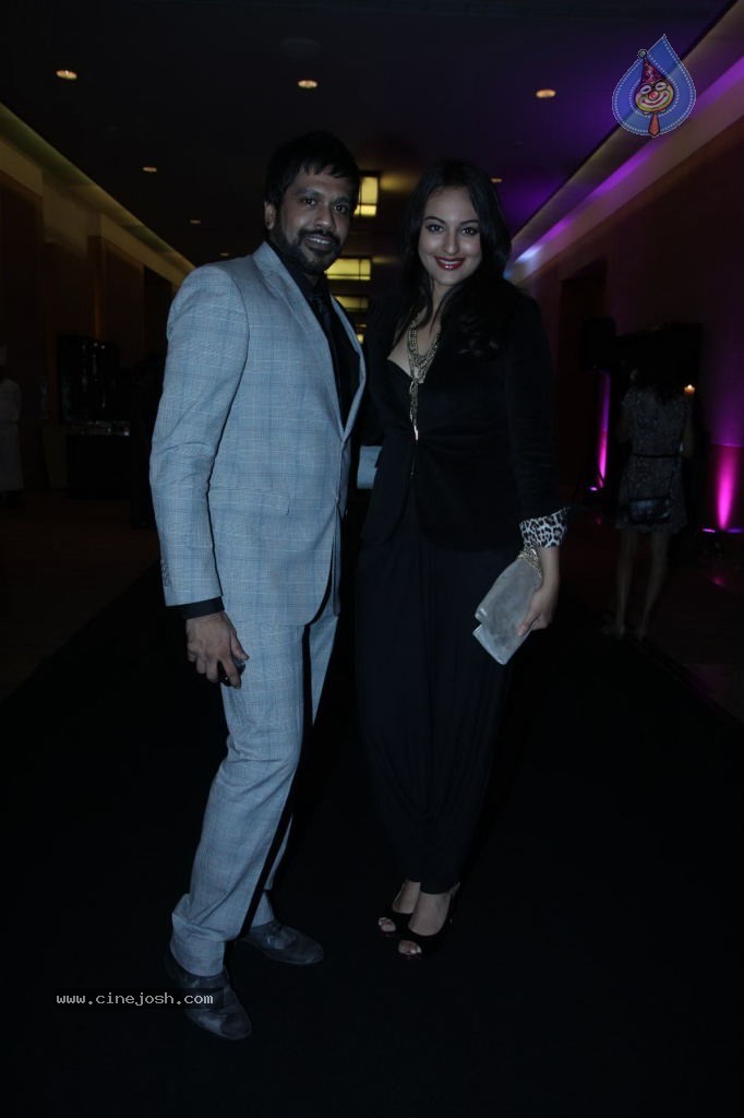 Celebs at Blackberry Porsche Design P9981 Launch - 33 / 84 photos