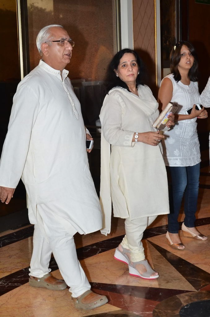 Bolly Celebs at Bobby Chawla Condolence Meet - 121 / 185 photos