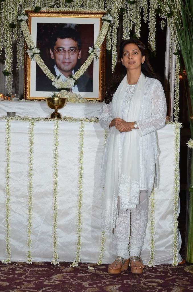 Bolly Celebs at Bobby Chawla Condolence Meet - 145 / 185 photos