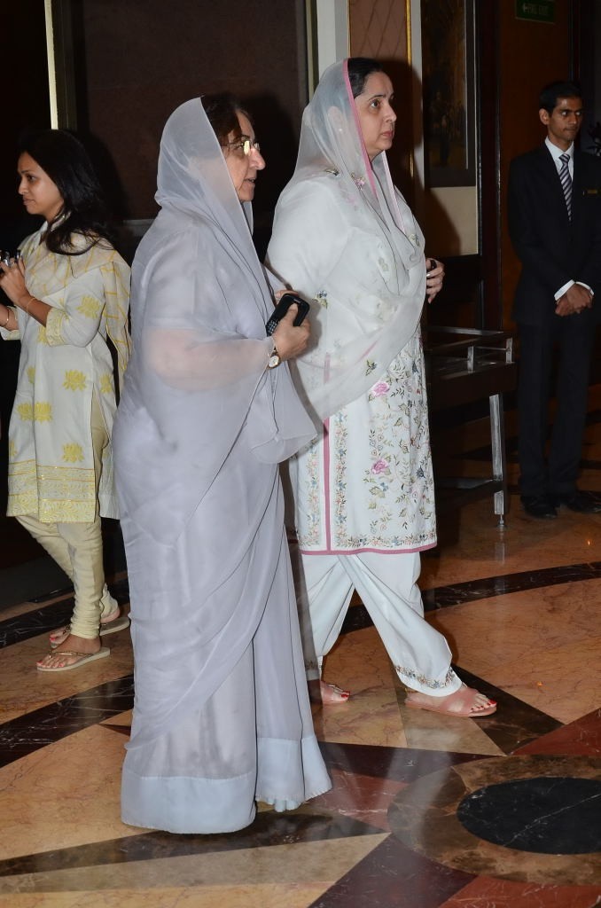 Bolly Celebs at Bobby Chawla Condolence Meet - 159 / 185 photos