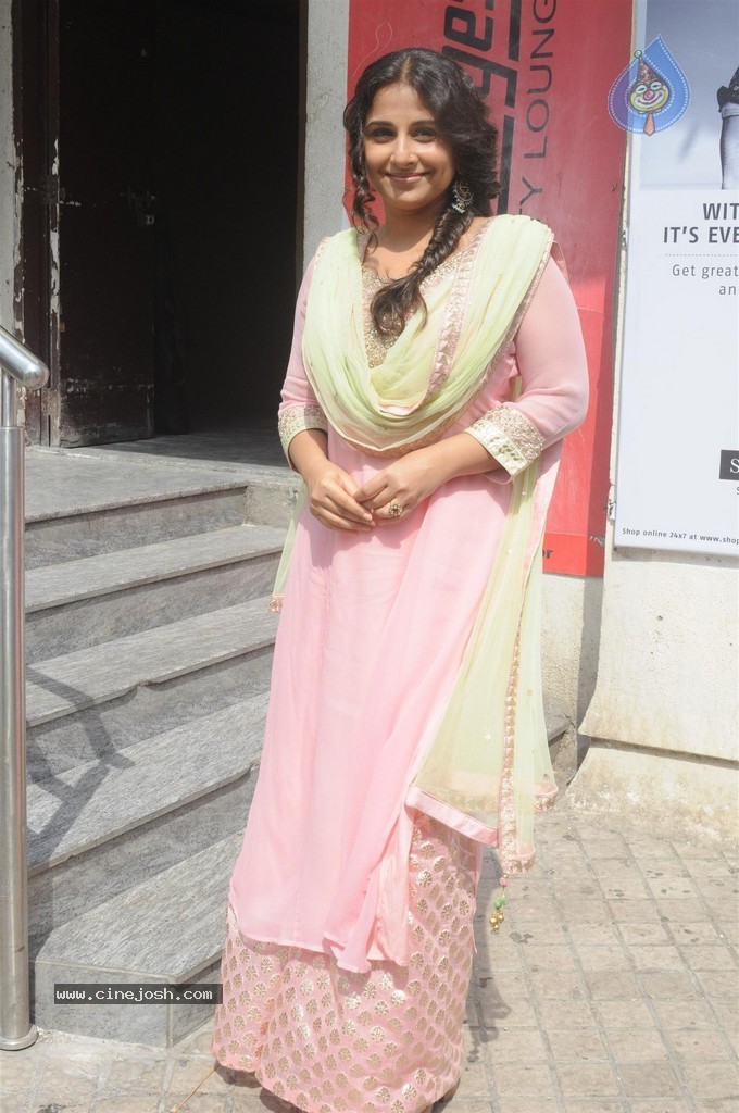 Celebs at Bobby Jasoos Trailer Launch - 23 / 102 photos