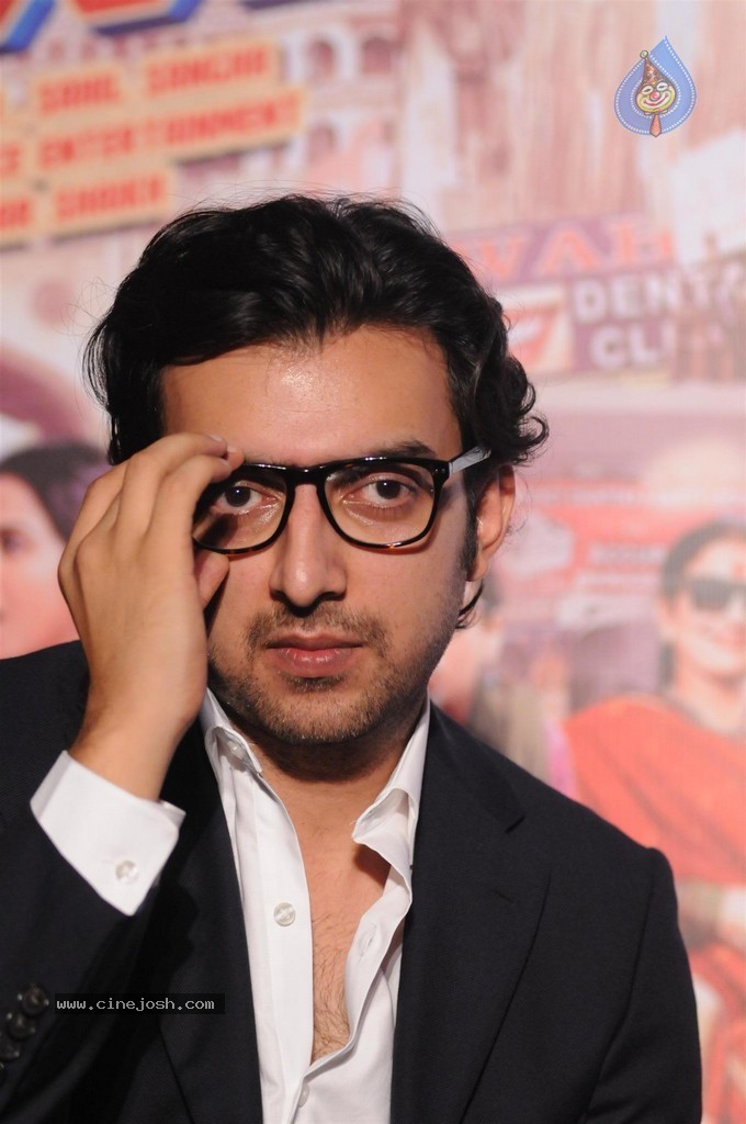 Celebs at Bobby Jasoos Trailer Launch - 24 / 102 photos