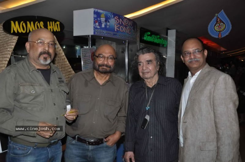 Celebs at Bubble Gum Movie Premiere Show - 23 / 34 photos