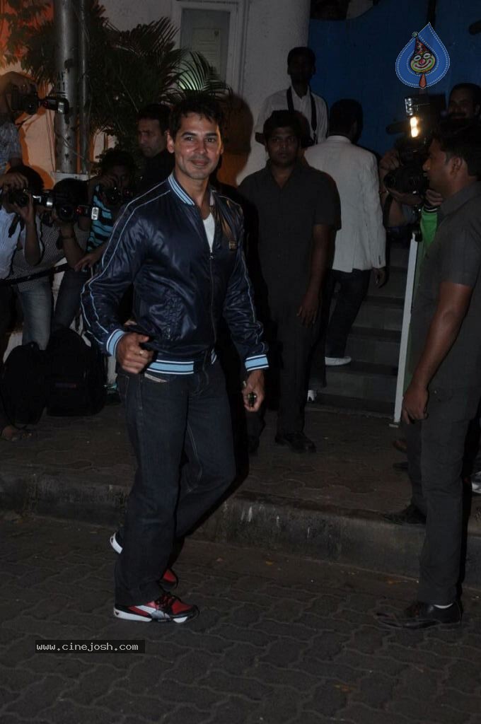 Celebs at Bunty Walia Wedding Reception - 72 / 85 photos