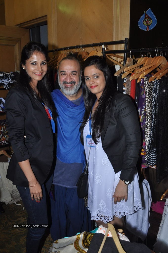 Celebs at Canvas Shopping Bazaar - 7 / 36 photos