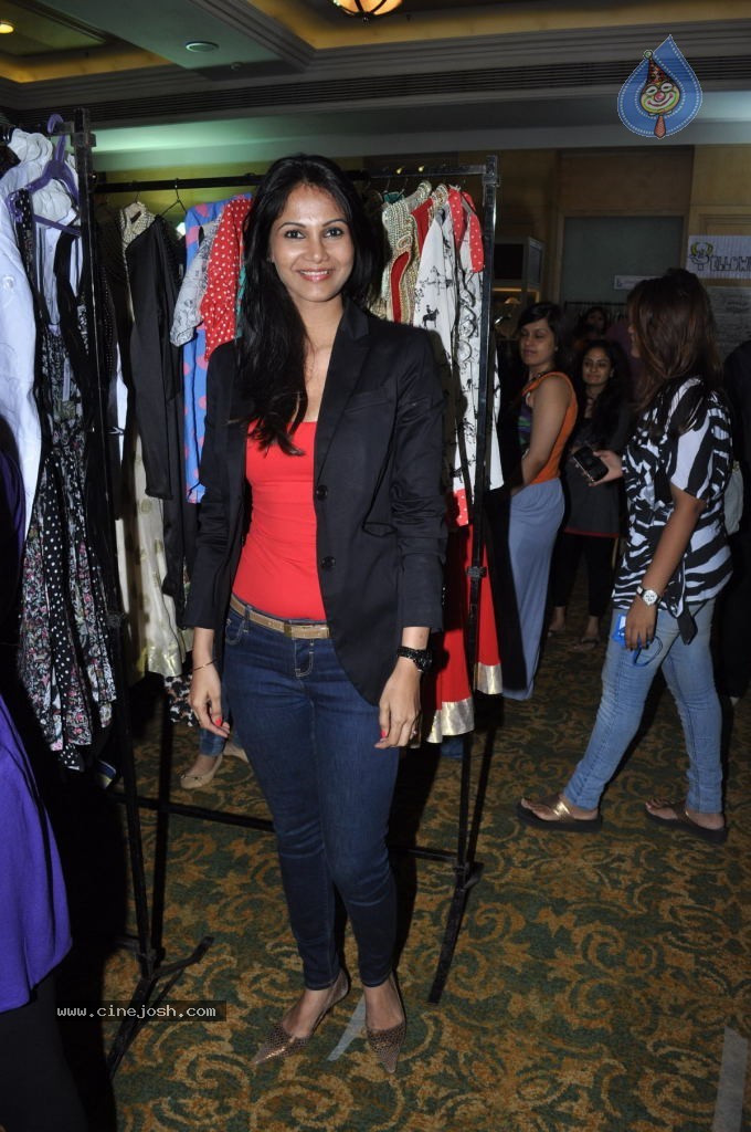 Celebs at Canvas Shopping Bazaar - 36 / 36 photos