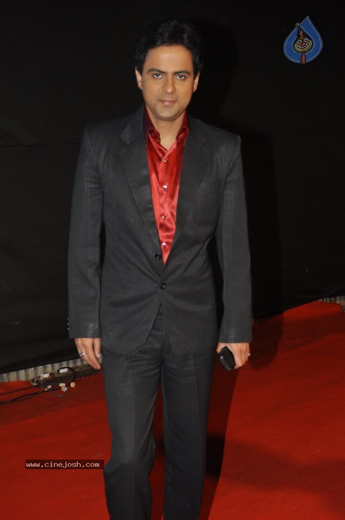 Celebs at CID Veerta Awards - 28 / 29 photos