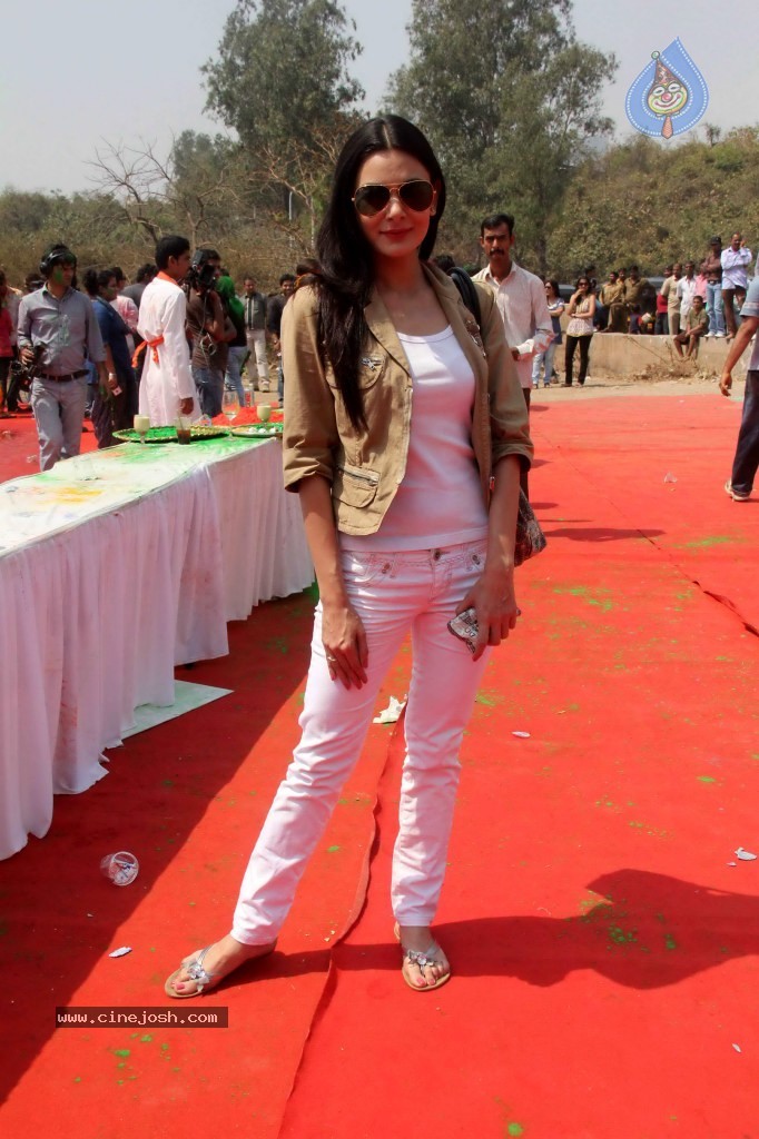 Celebs at Colors Holi Party - 24 / 36 photos