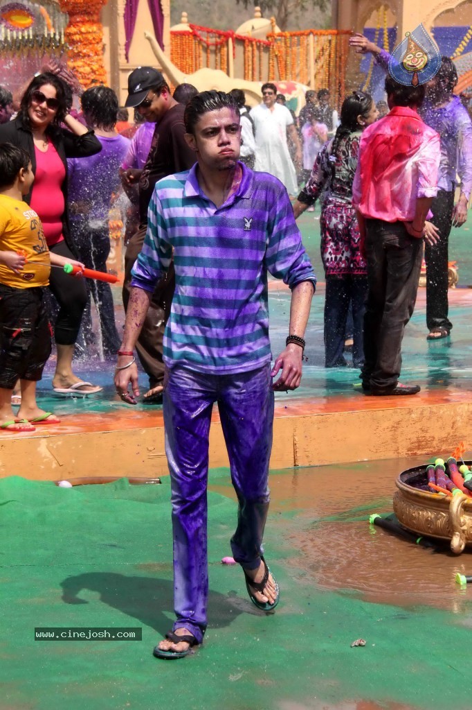 Celebs at Colors Holi Party - 28 / 36 photos