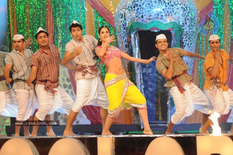 Celebs at Colors Screen Awards 2012 - 231 / 241 photos