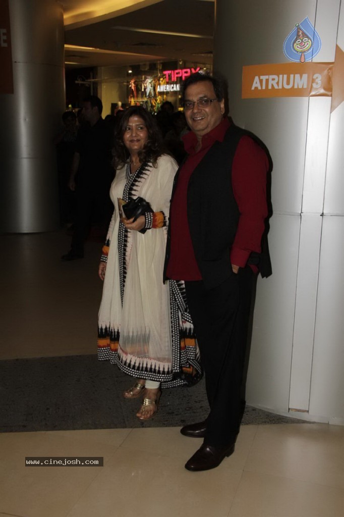 Celebs at Dabangg 2 Premiere Show - 54 / 82 photos