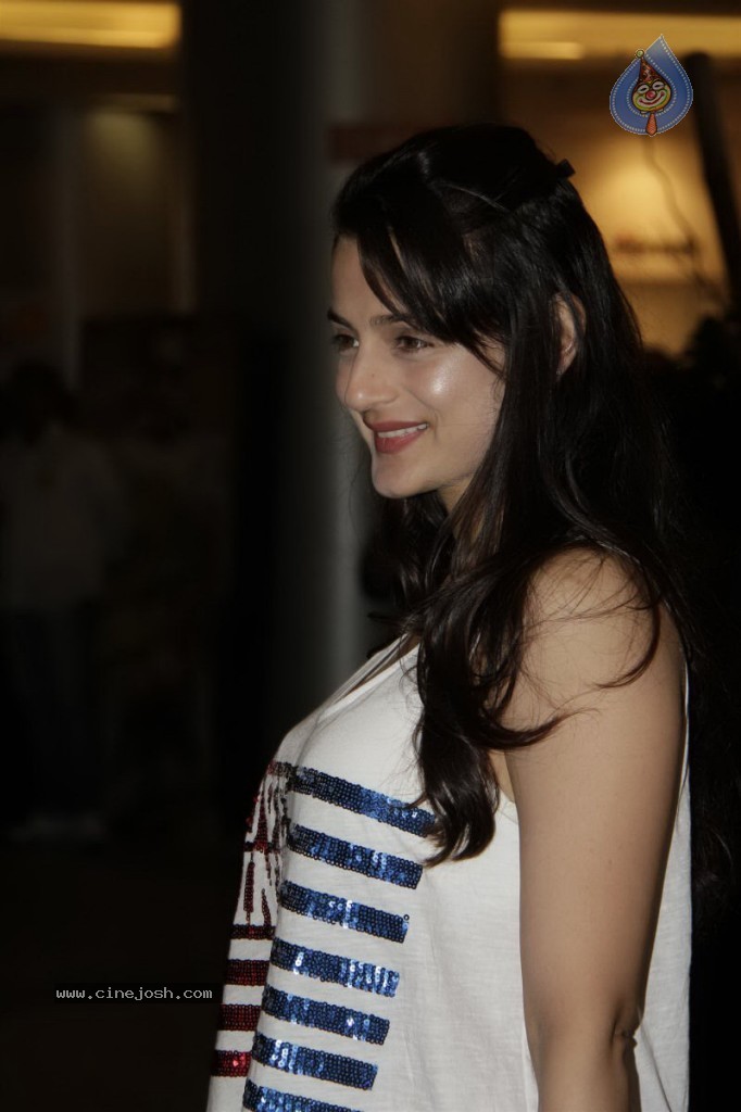 Celebs at Dabangg 2 Premiere Show - 68 / 82 photos