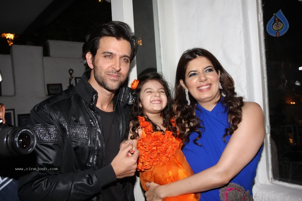 Celebs at Dabboo Ratnani 2013 Calendar Launch - 50 / 122 photos