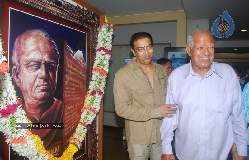 Celebs at Dadasaheb Phalke Academy Awards - 35 / 126 photos