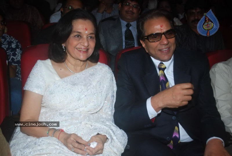 Celebs at Dadasaheb Phalke Academy Awards - 52 / 126 photos