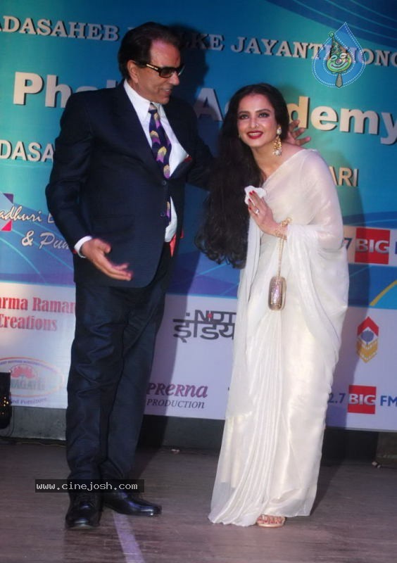 Celebs at Dadasaheb Phalke Academy Awards - 106 / 126 photos
