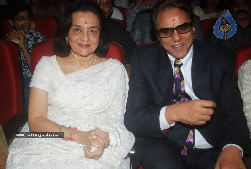 Celebs at Dadasaheb Phalke Academy Awards - 116 / 126 photos