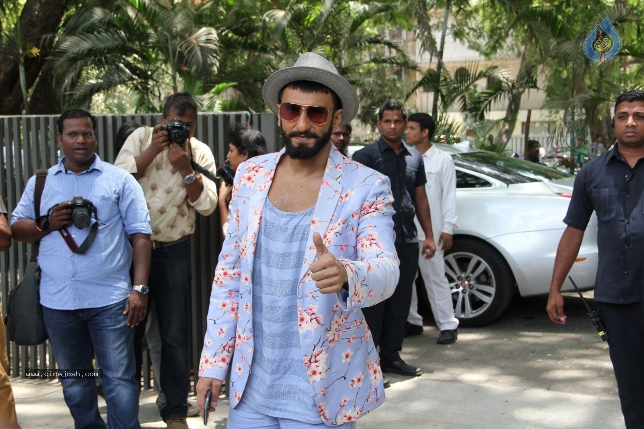 Celebs at Dil Dhadakne Do Film Music Launch - 10 / 160 photos