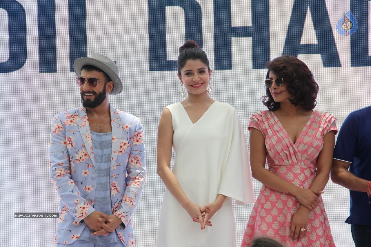 Celebs at Dil Dhadakne Do Film Music Launch - 28 / 160 photos