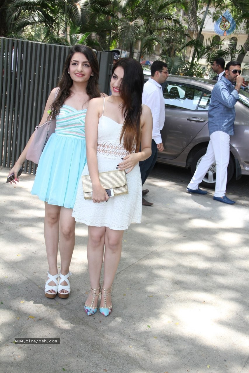 Celebs at Dil Dhadakne Do Film Music Launch - 51 / 160 photos