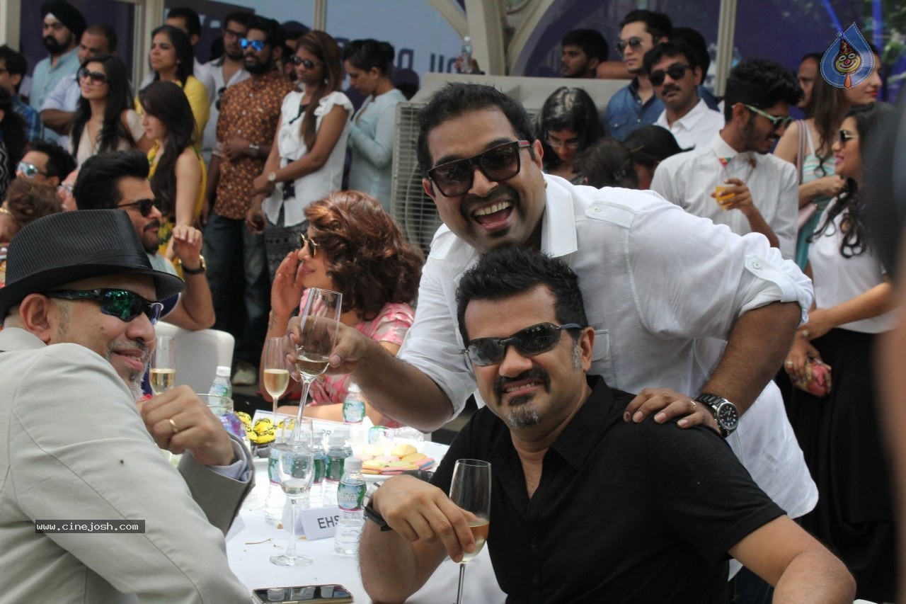 Celebs at Dil Dhadakne Do Film Music Launch - 90 / 160 photos