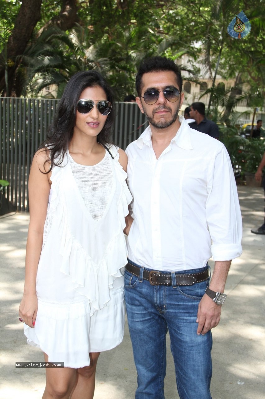 Celebs at Dil Dhadakne Do Film Music Launch - 140 / 160 photos