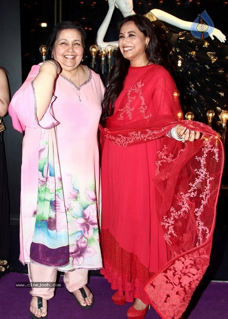 Celebs at Diva Ni Designer Store Launch - 19 / 23 photos