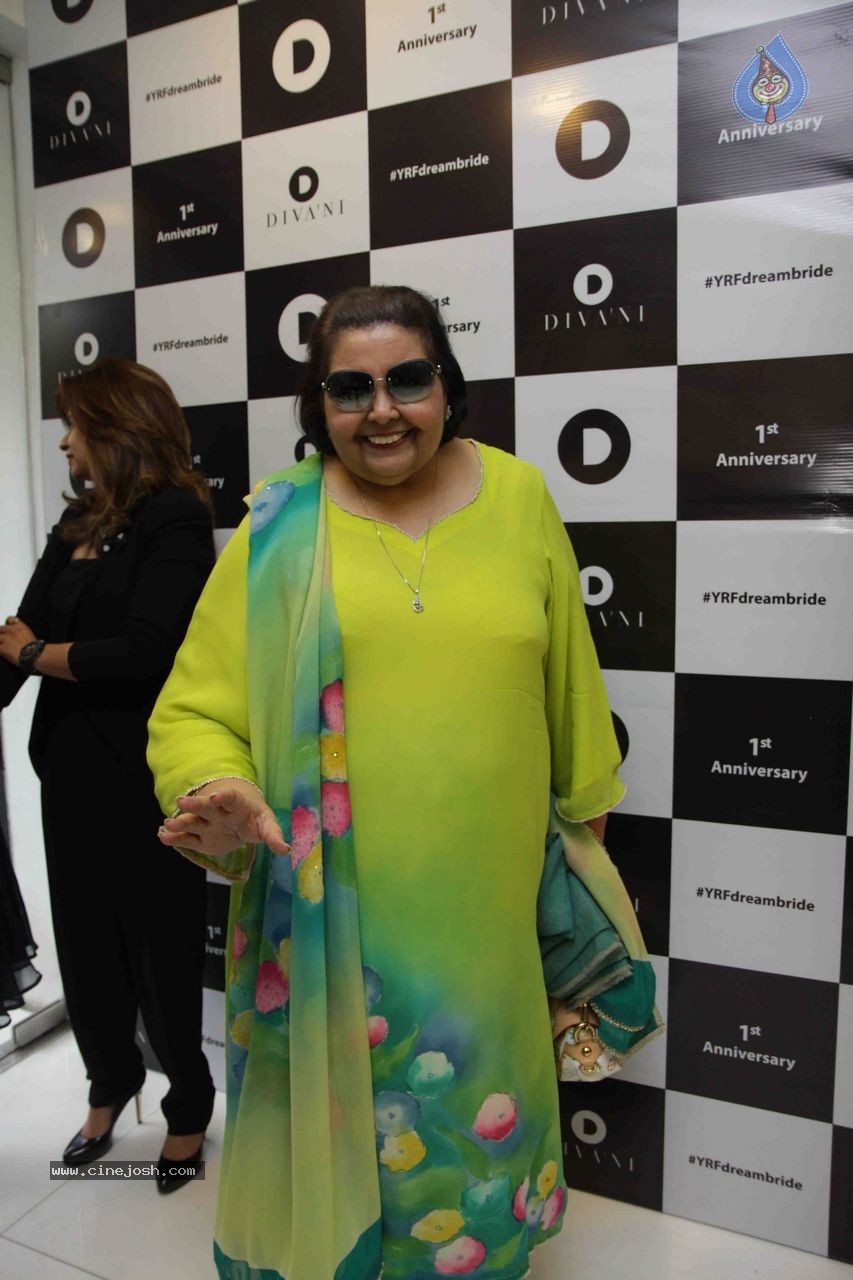 Celebs at Divani 1st Anniversary - 29 / 42 photos