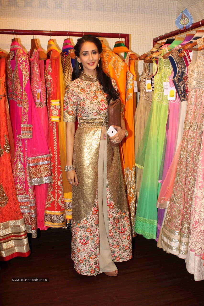 Celebs at DVAR Fashion Preview - 23 / 51 photos