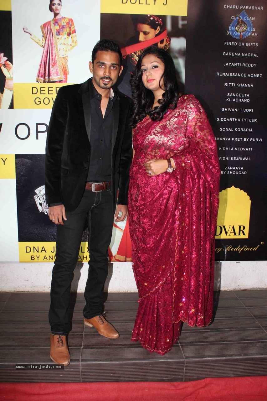 Celebs at DVAR Fashion Preview - 24 / 51 photos