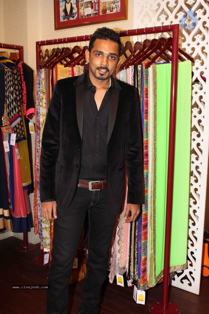 Celebs at DVAR Fashion Preview - 29 / 51 photos