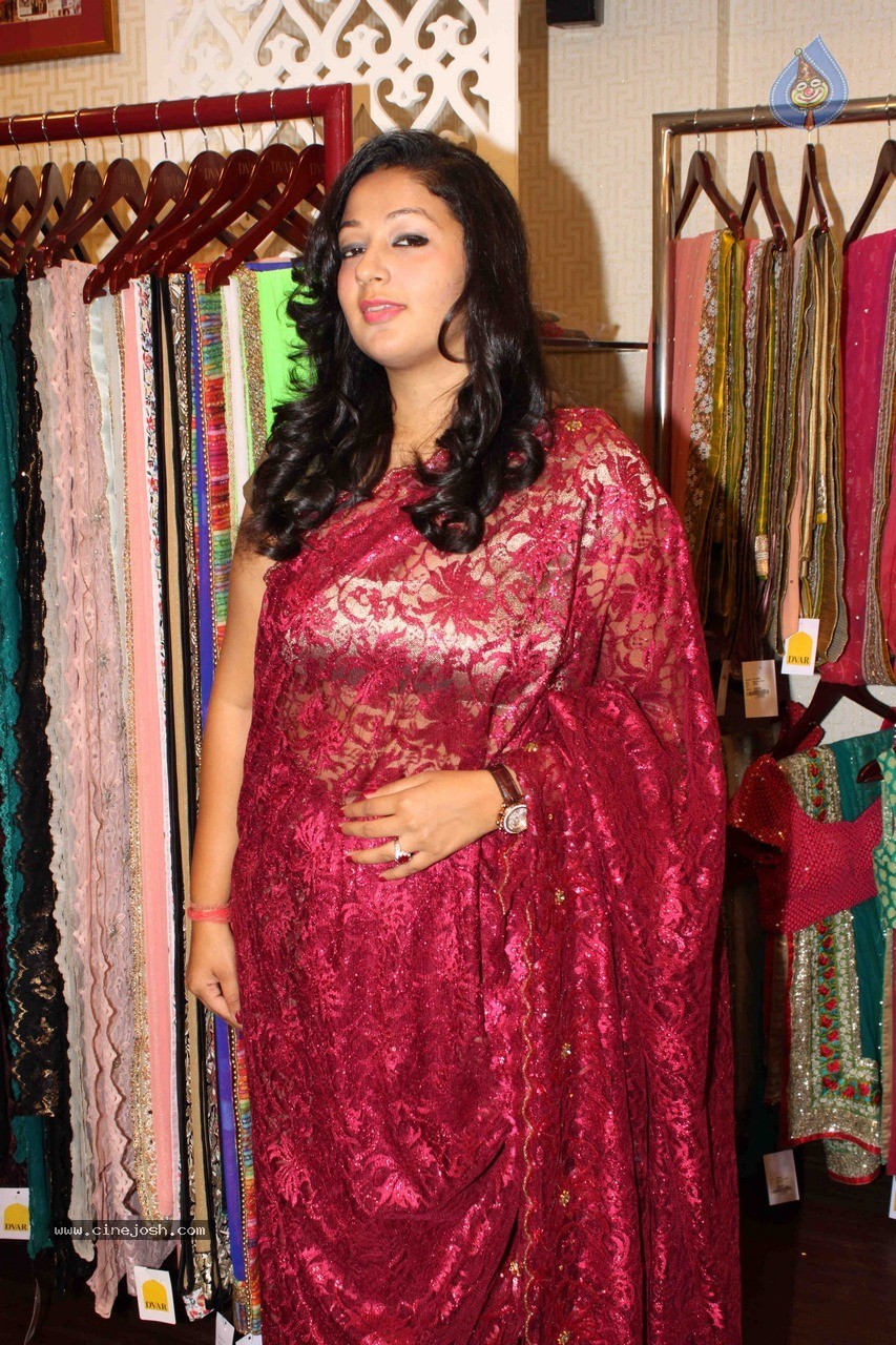 Celebs at DVAR Fashion Preview - 31 / 51 photos