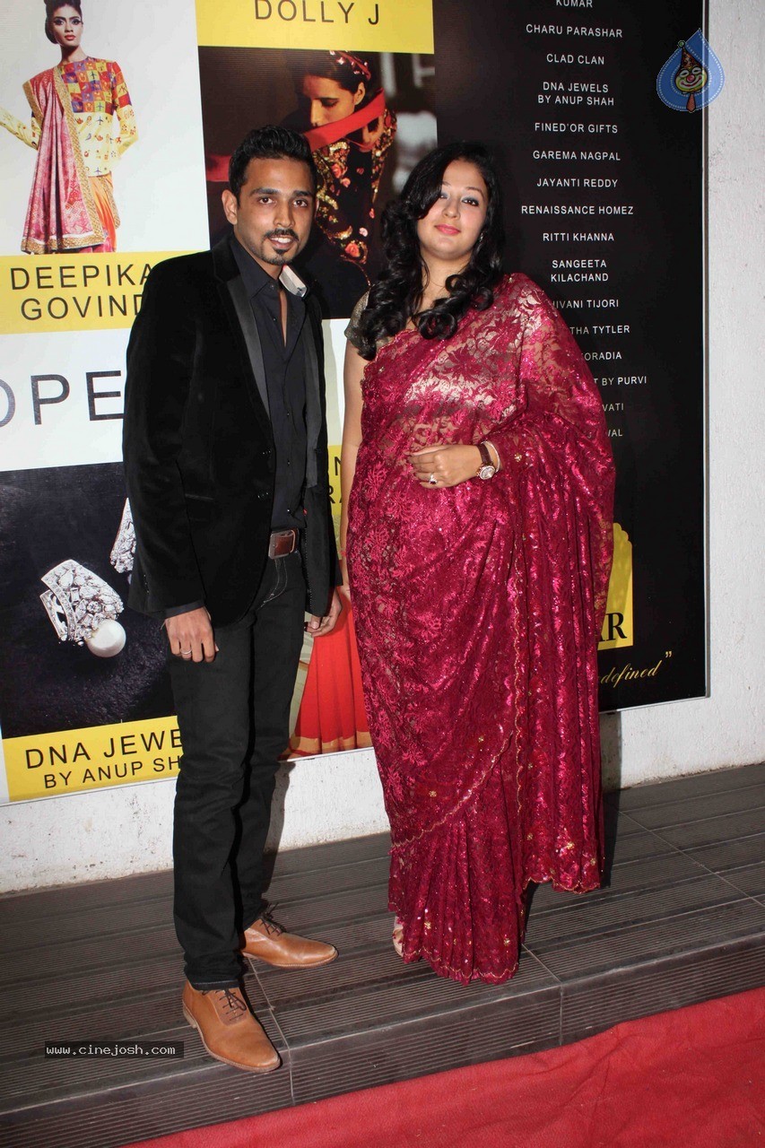 Celebs at DVAR Fashion Preview - 37 / 51 photos