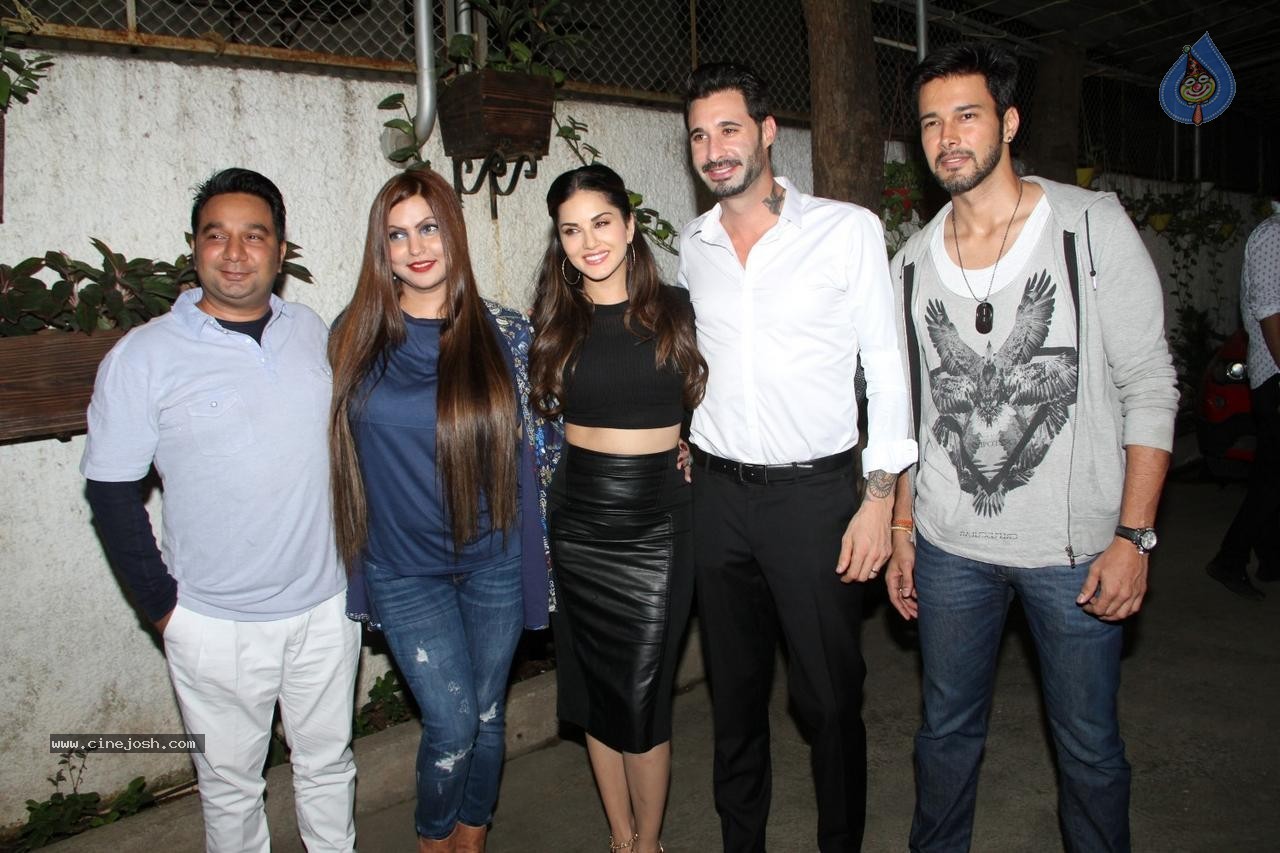 Celebs at Ek Paheli Leela Special Show - 9 / 44 photos