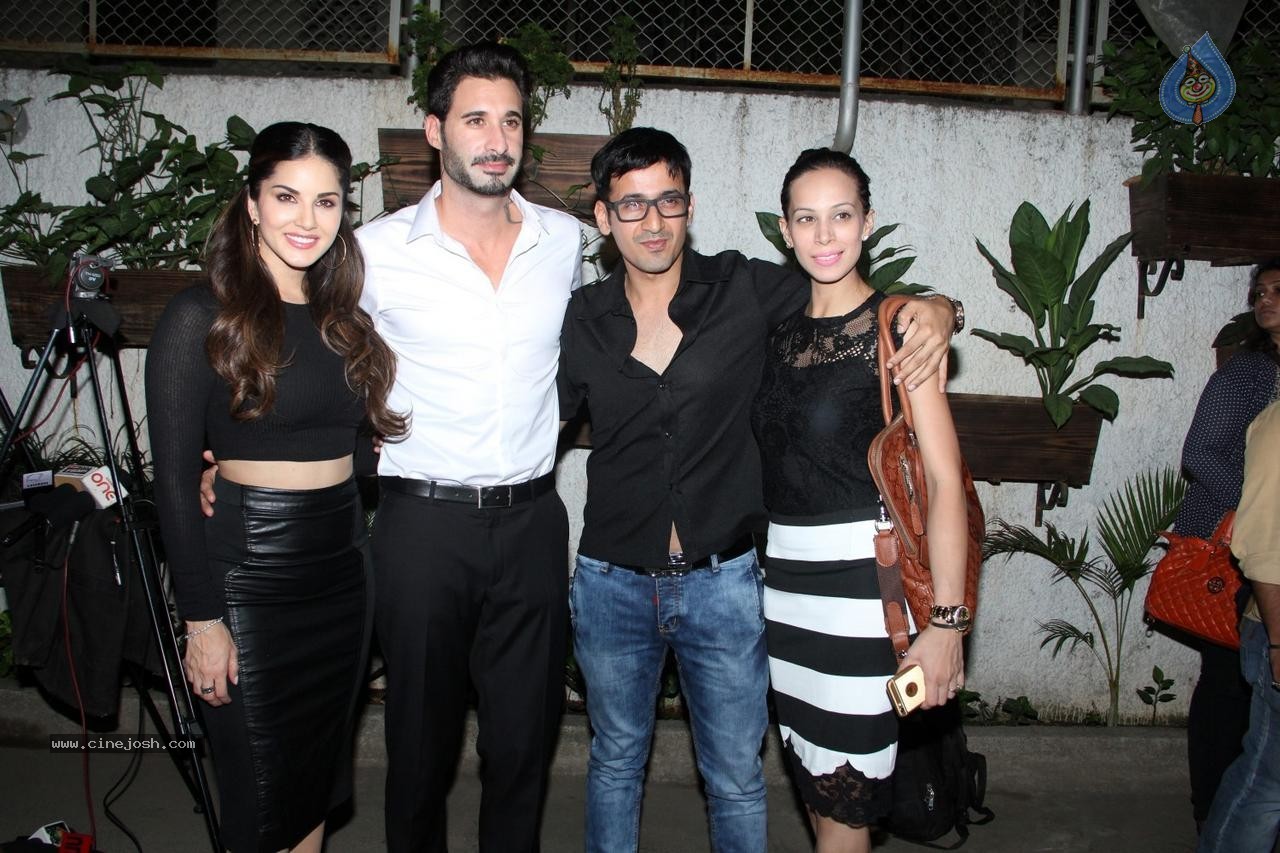 Celebs at Ek Paheli Leela Special Show - 28 / 44 photos