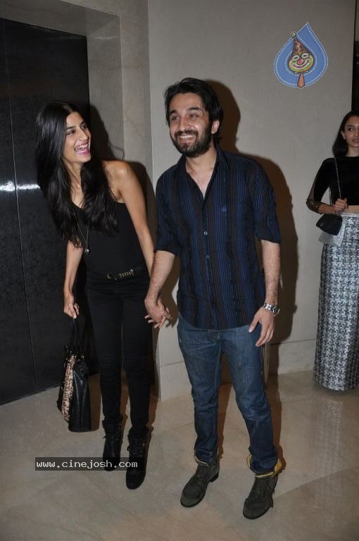 Celebs at Elle Beauty Awards 2012 - 16 / 59 photos