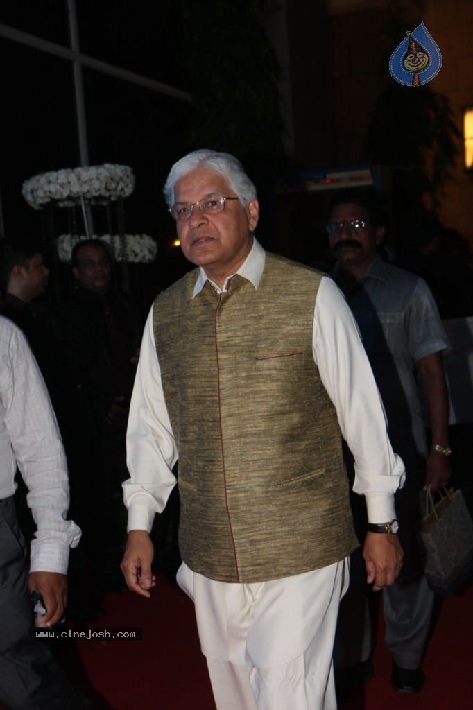 Celebs at Esha Deol Reception Photos - 25 / 89 photos