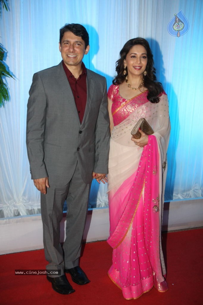 Celebs at Esha Deol Reception Photos - 28 / 89 photos