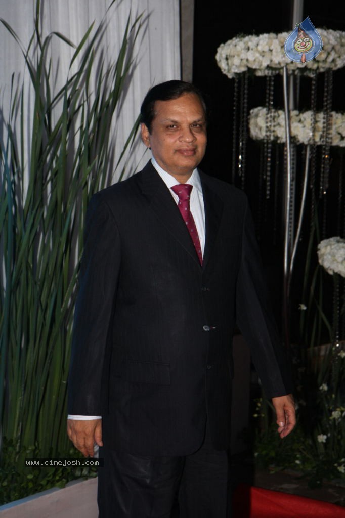 Celebs at Esha Deol Reception Photos - 30 / 89 photos