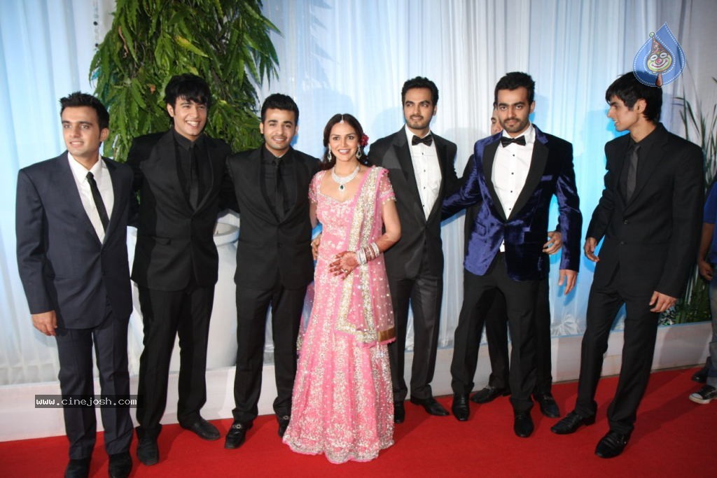 Celebs at Esha Deol Reception Photos - 39 / 89 photos