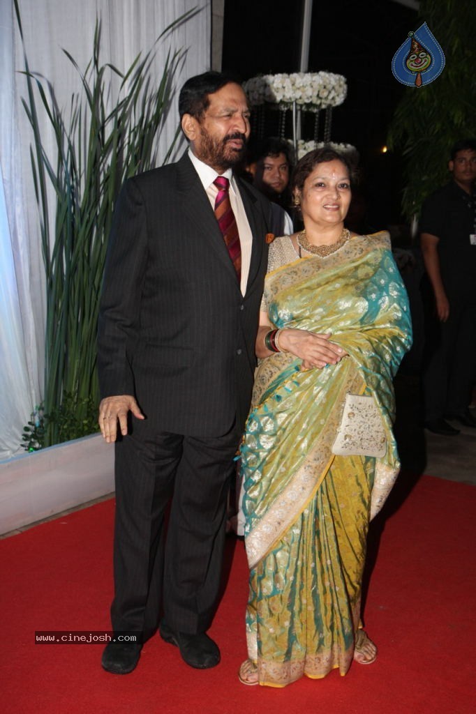 Celebs at Esha Deol Reception Photos - 50 / 89 photos