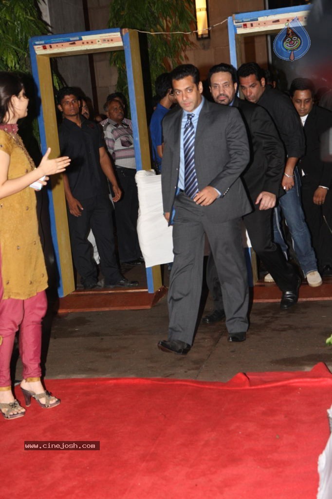 Celebs at Esha Deol Reception Photos - 54 / 89 photos