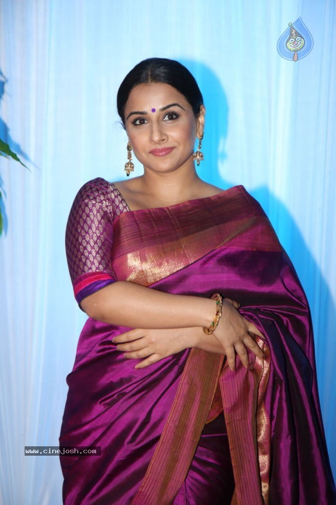 Celebs at Esha Deol Reception Photos - 62 / 89 photos